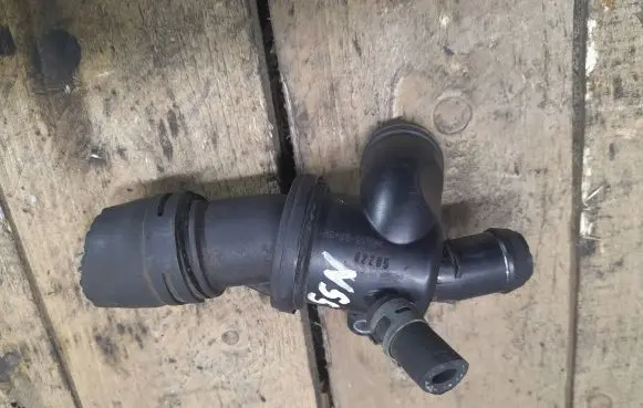 Mercedes-Benz A W169 Thermostat housing A6402000415