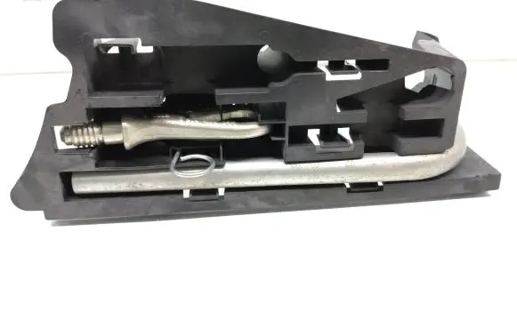 Audi A6 Allroad C6 Tool set 4F5012111A 8N0012219 8E0805616D