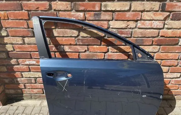 KIA Xceed Front door