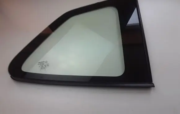 Subaru Forester SK Rear side window 65210A