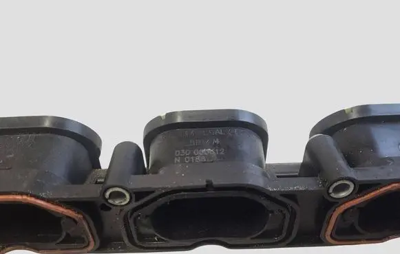 Audi Q5 SQ5 8R Intake manifold 06E133109