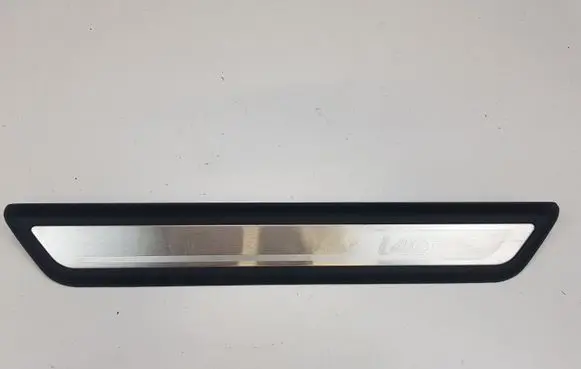 Hyundai i40 Front sill trim cover 858833Z100