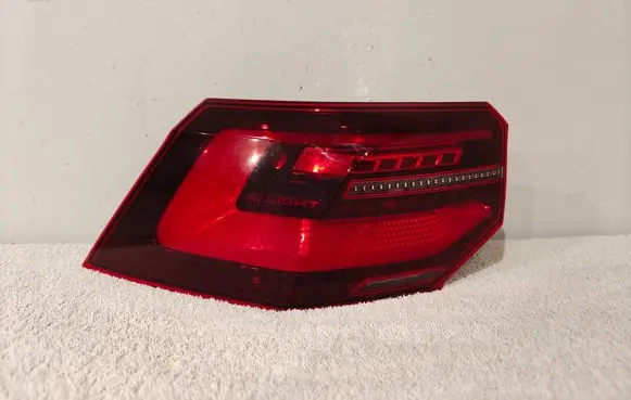 Volkswagen Golf VIII Rear/tail lights set 5H0945207A 81990101