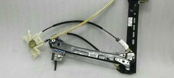 Mercedes-Benz AMG GT R190 C190 Front door electric window regulator A1907200046
