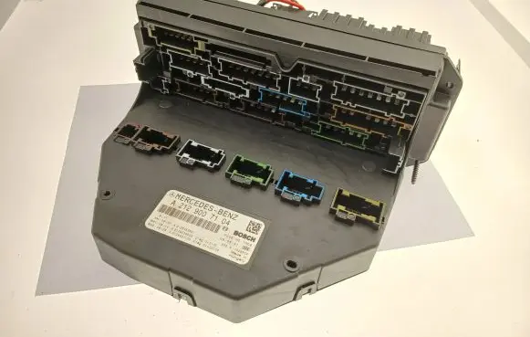 Mercedes-Benz E W212 Fuse box set A2129007104 A2125452501 A2129024002
