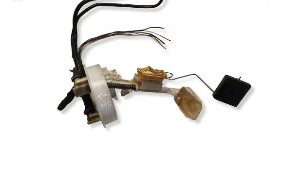 Mercedes-Benz E W211 Fuel level sensor A2114701641 1582881000