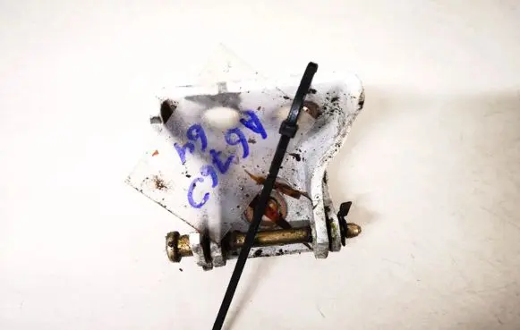 Peugeot 307 Front door upper hinge