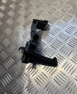 Mercedes-Benz C W206 Radiator mount bracket A0995011800