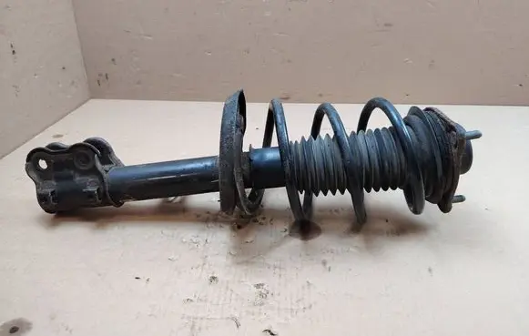 Hyundai i40 Front shock absorber with coil spring 546513Z130