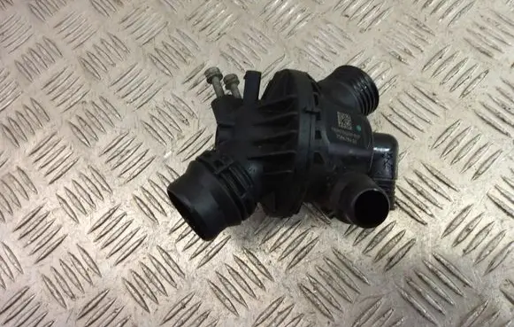 BMW X3 F25 Thermostat housing 7586784
