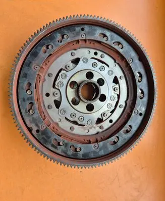 Volkswagen Transporter - Caravelle T6 Dual mass flywheel 012295001178 04L105266A