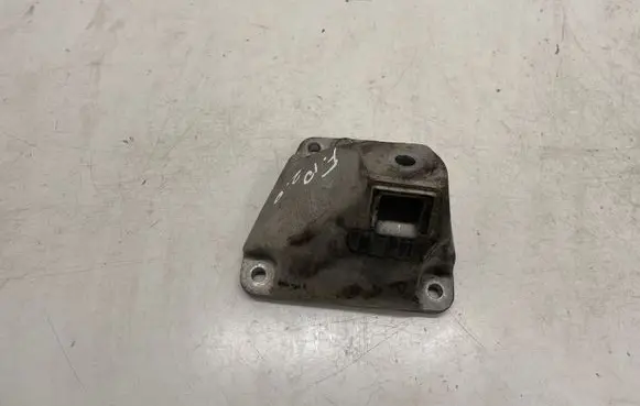 BMW 5 F10 F11 Engine mounting bracket 6795958 6781242