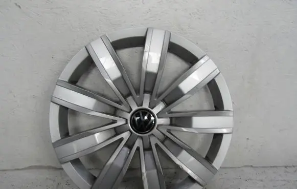 Volkswagen Tiguan R17 wheel hub/cap/trim 5NA601147B
