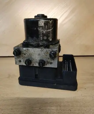 Volkswagen Golf IV ABS Pump 00007884E1 1C0907 10096003353