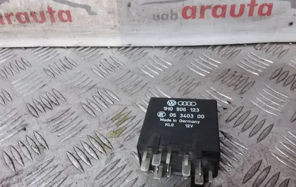 Audi A4 S4 B5 8D Other relay 1H0906123 05340300