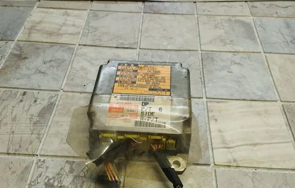 Toyota Corolla Verso E121 Airbag control unit/module 8917013060 2310002510