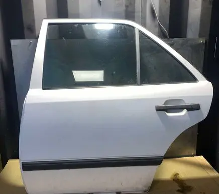 Mercedes-Benz E W124 Front door