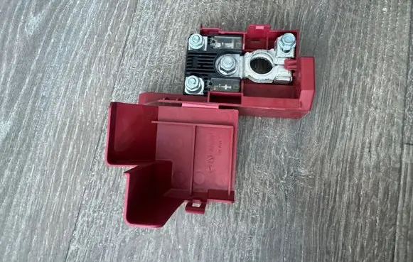 Toyota bZ4X Other devices 69825B13