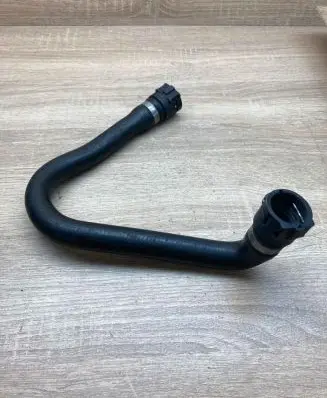 Mercedes-Benz E W211 Engine coolant pipe/hose 6917697