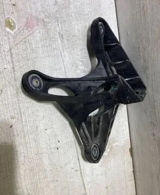 Audi A3 S3 8V Gear shift cable bracket 1K0711789G