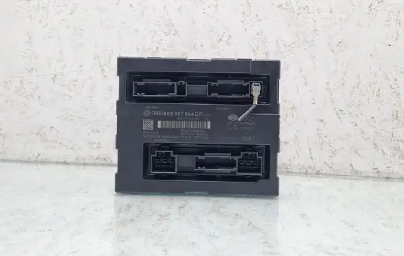Audi A4 S4 B8 8K Comfort/convenience module 8K0907064DP