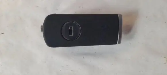Volkswagen Golf V Glove box lock 8E2857131