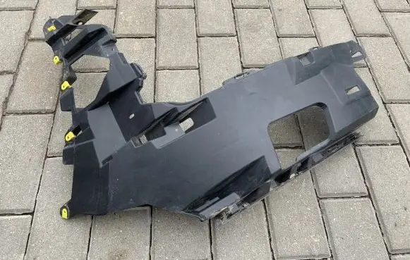 Front bumper mounting bracket