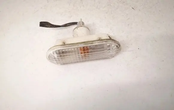 Ford Focus Front fender indicator light 4m5a13k309aa 4m5a-13k309-aa