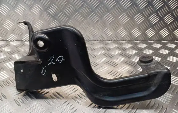 Audi A6 S6 C6 4F Intercooler pipe mounting bracket 4F0145814