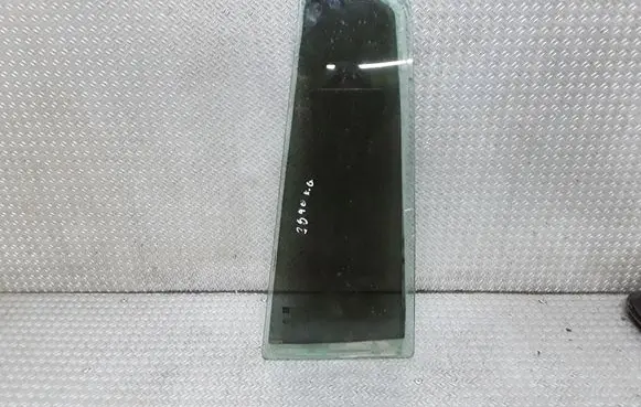 Opel Zafira B Rear vent window glass 