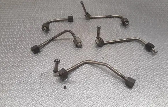 Opel Zafira B Fuel injector supply line/pipe 
