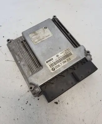 BMW 5 E60 E61 Engine control unit/module 0281011224