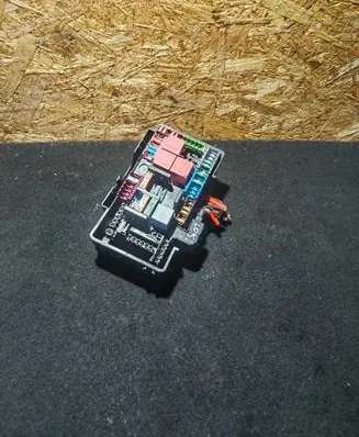 Mercedes-Benz C W205 Fuse module 