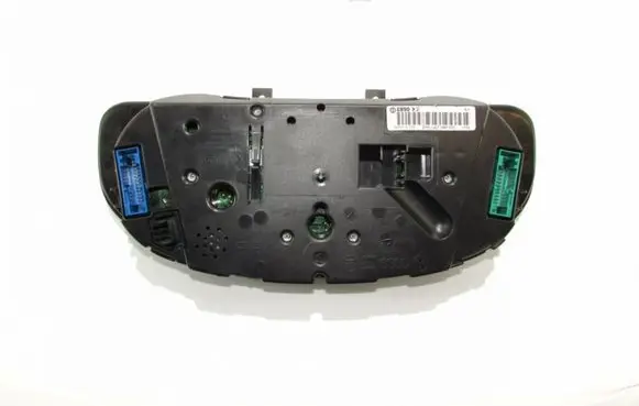 Volkswagen PASSAT B5.5 Speedometer (instrument cluster) 3B0920826A