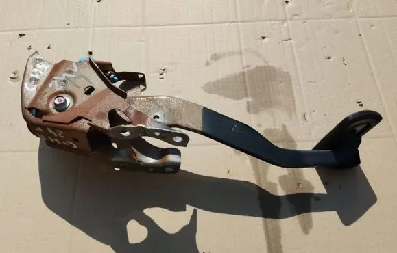 Toyota C-HR I Brake pedal bracket assembly 