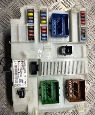 Volvo V70 Fuse module CG9T14C256FA 31343337AA 3659AF01125TP