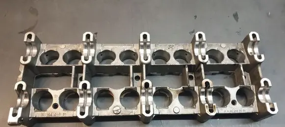 Mercedes-Benz Vito Viano W638 Camshaft holder R6110160304