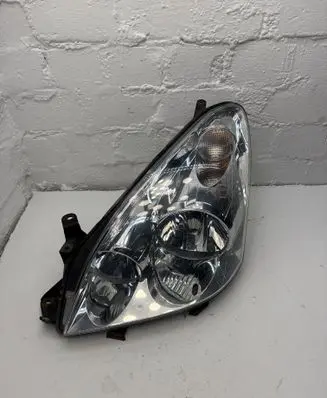 Toyota Corolla Verso AR10 Headlight/headlamp 