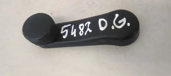 Volkswagen Golf III Front door window winding handle 1h0837581