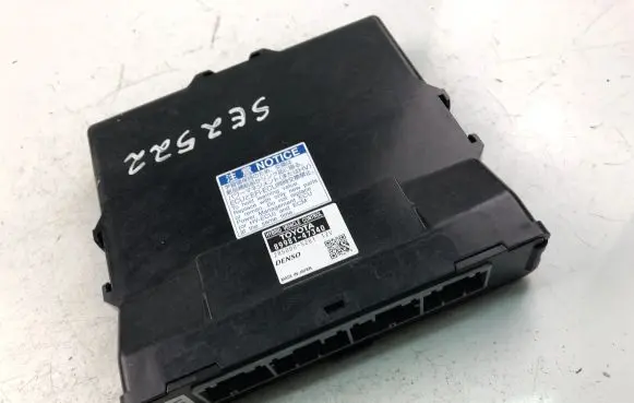 Toyota Prius+ (ZVW40) Other control units/modules 8998147340