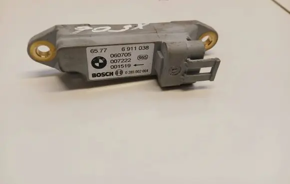 BMW X5 E53 Airbag deployment crash/impact sensor 6911038 060705 0285002064
