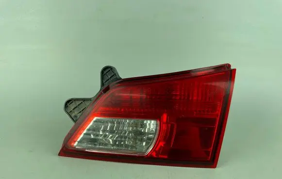 Subaru Outback Tailgate rear/tail lights