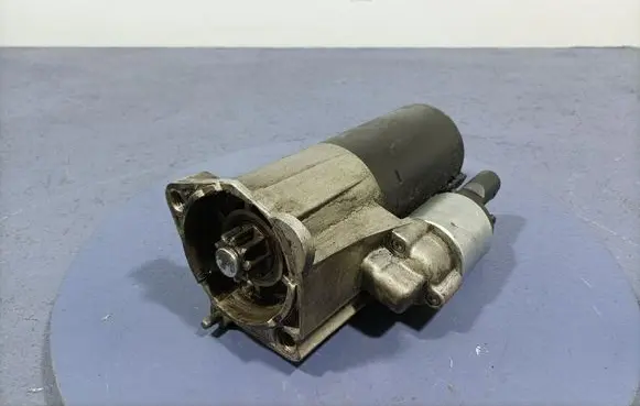 Audi A4 S4 B7 8E 8H Starter motor 0001125053