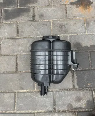 BMW 4 G22 G23 G24 G26 Coolant expansion tank/reservoir 8610652