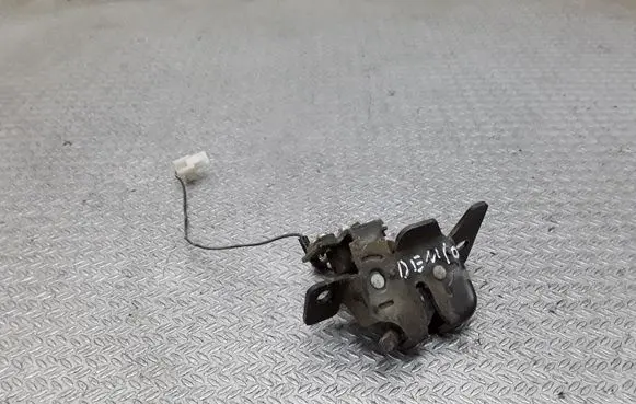 Mazda Demio Tailgate/trunk/boot lock/catch/latch
