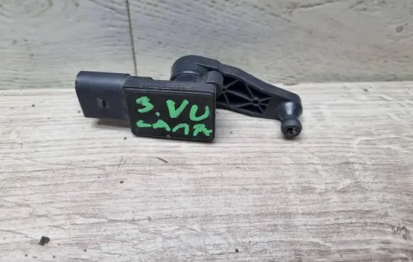 Volkswagen Golf VIII Headlight/headlamp level sensor 5WA907127