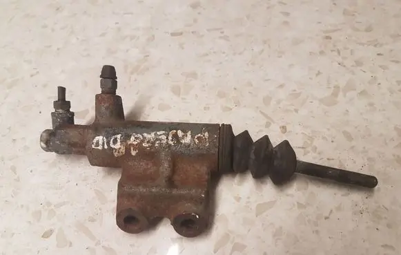 Mitsubishi Pajero Clutch master cylinder