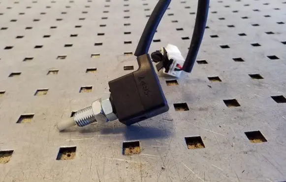 Clutch pedal sensor