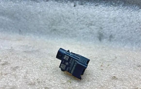 BMW 7 G70 Airbag deployment crash/impact sensor 9496817