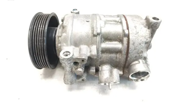 Volkswagen Golf VII Air conditioning (A/C) compressor (pump) 5Q0820803